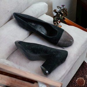 VANELI Soft Suede upper and Metal Chainlink Cap Toe  Womans 8M